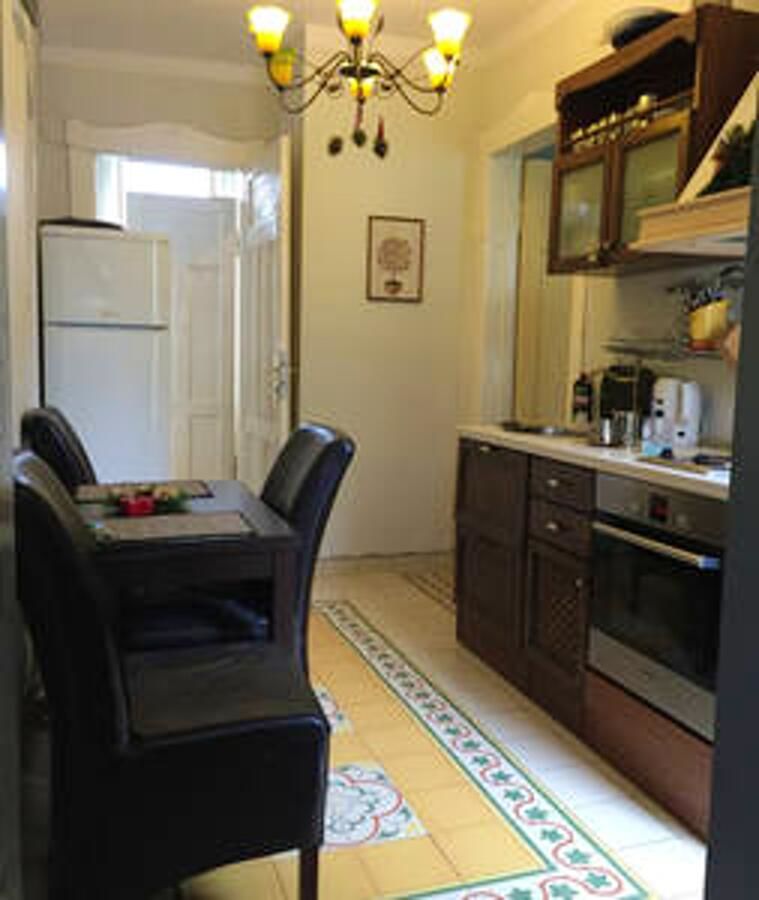 Дома для отпуска House with 8 bedrooms in Sofia, with wonderful city view, furnished garden and WiFi - 6 km from the slopes София-20